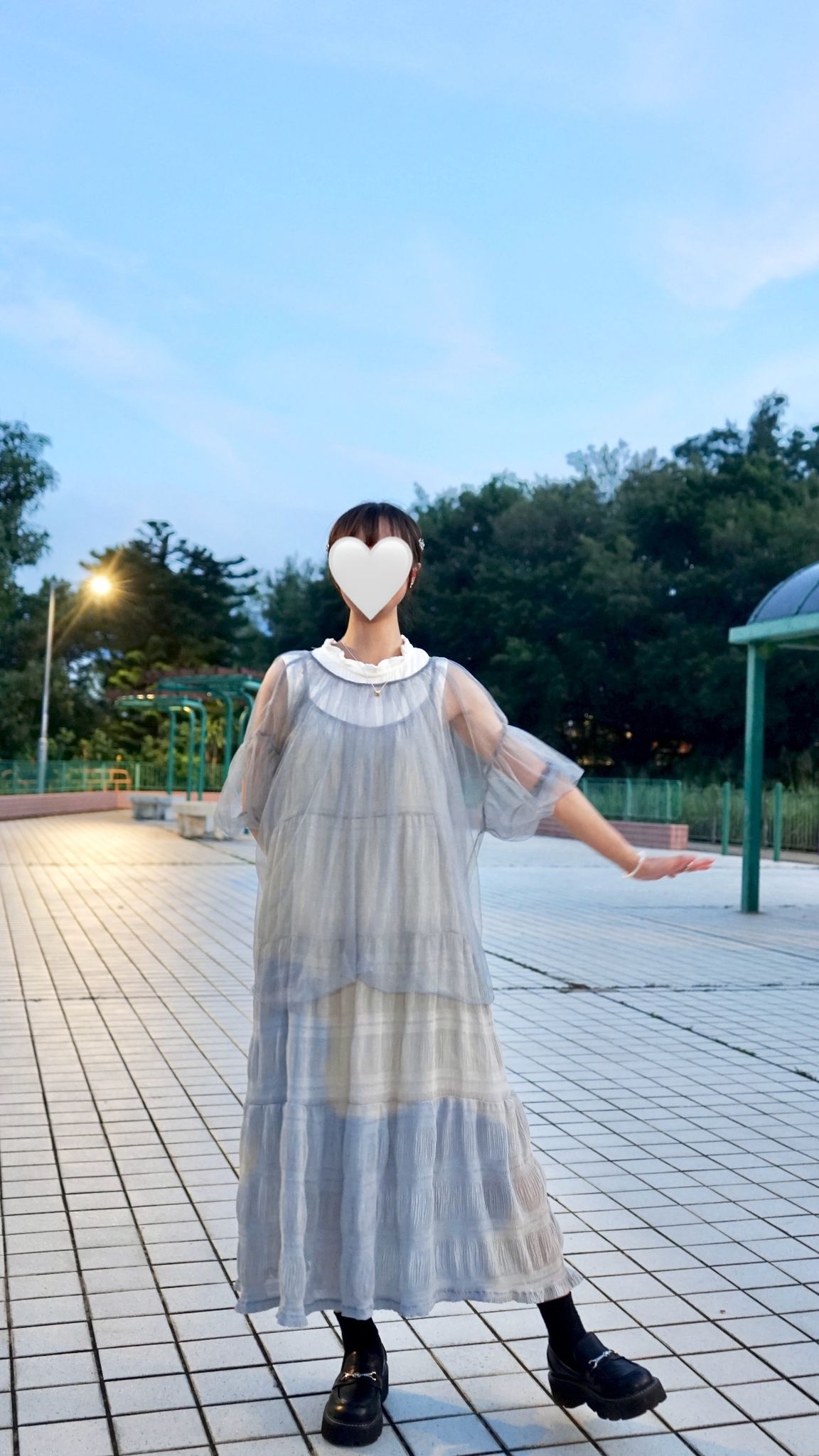 輕透閃令令泡泡袖Top