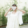 BDC6EC05-06F7-4A71-9DDE-FFACFEEF18CC 花花刺繡壓紋恤衫