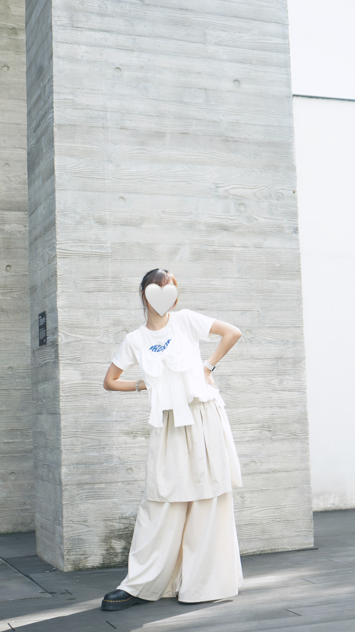 EBBE17B2-0381-4AD4-A8D6-B9C946FC71F1 文字心心Crop tee