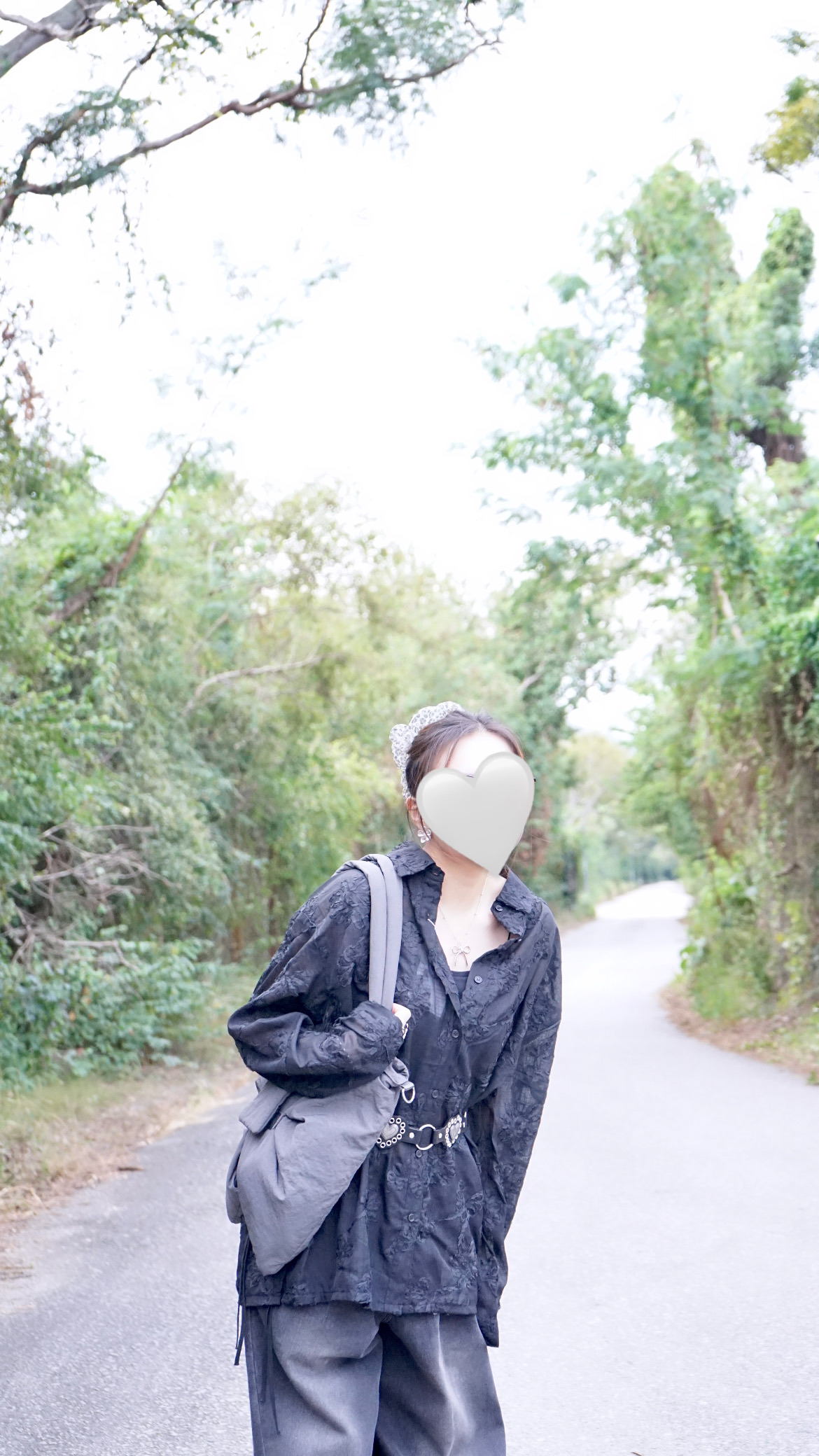BA0CE21B-DFBC-45C0-8CA4-F480B0DAEC56 立體花花外套襯衫