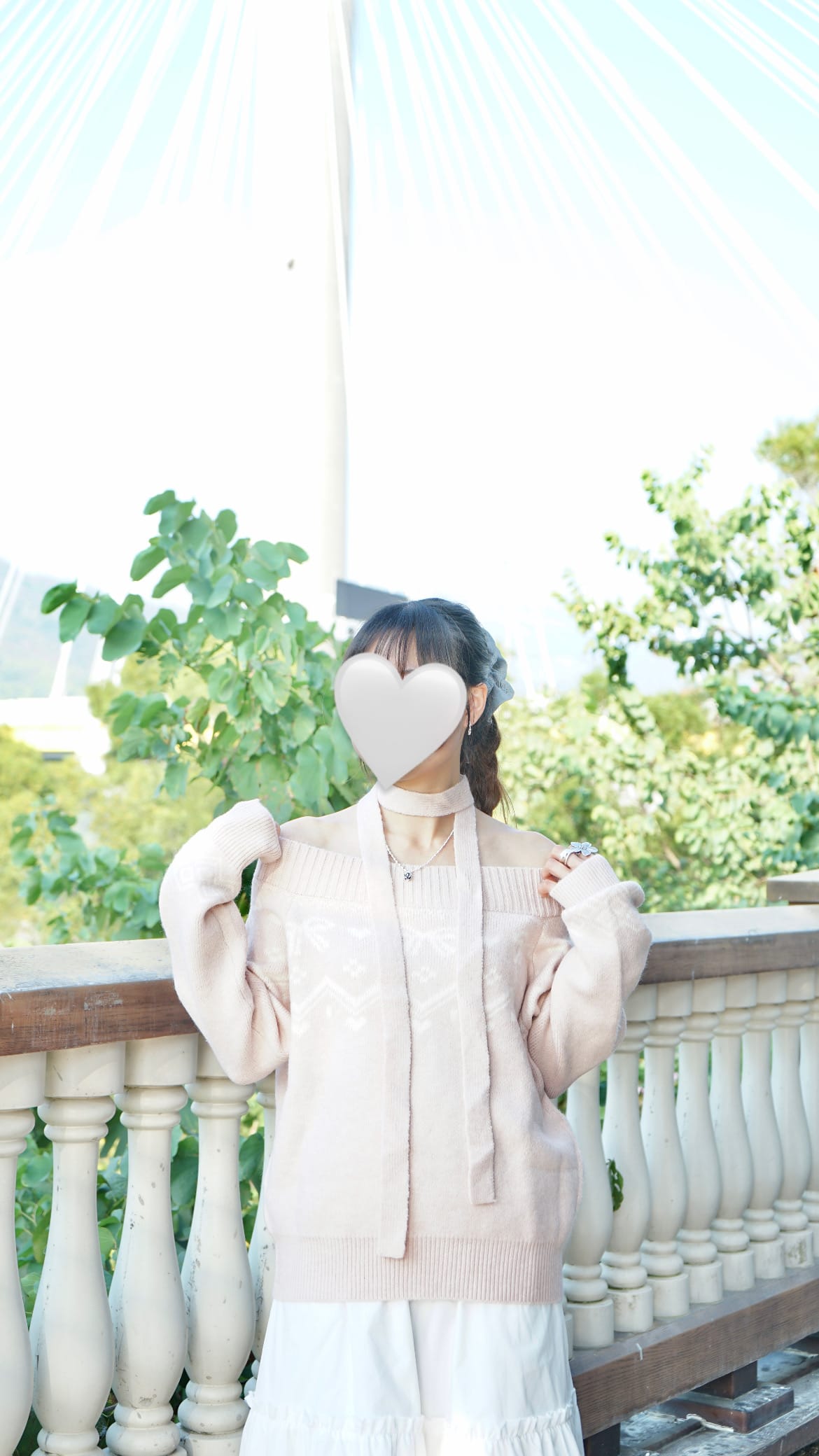 22462296-2DC5-441C-8C11-3E6E56363216 Dating必備~蝴蝶結紋一字膊上衣