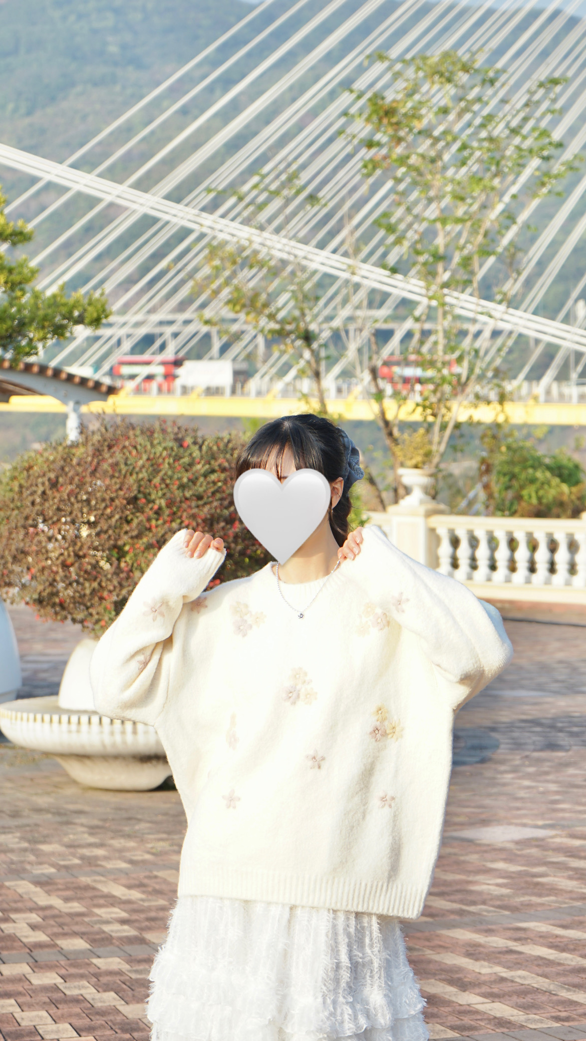 54D9AE9C-A5D4-418E-8E37-F7D809540DC5 必入手!軟棉棉刺繡小花花冷衫