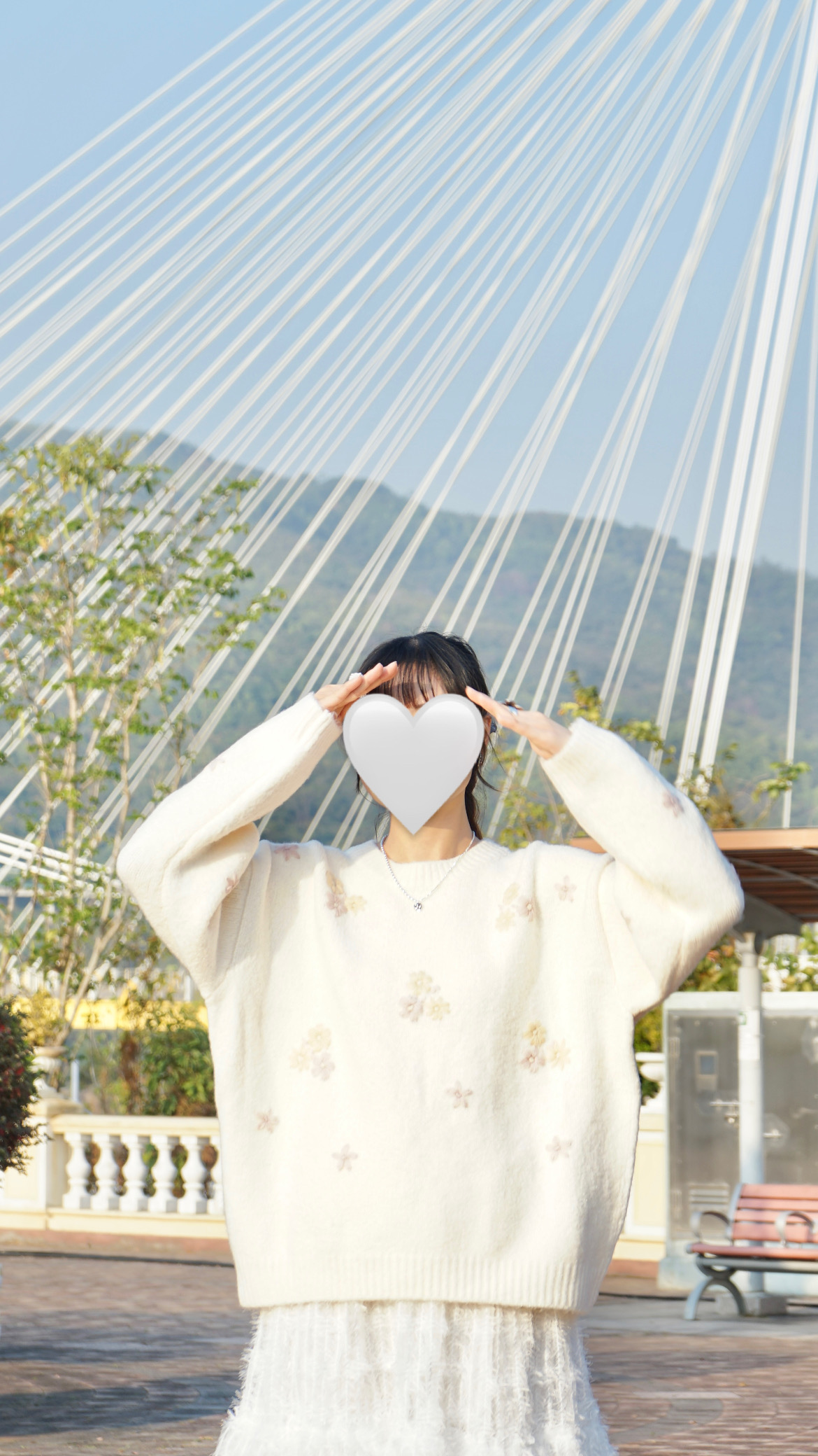 795E0D75-5E2E-473A-AADC-8E50C4155514 必入手!軟棉棉刺繡小花花冷衫