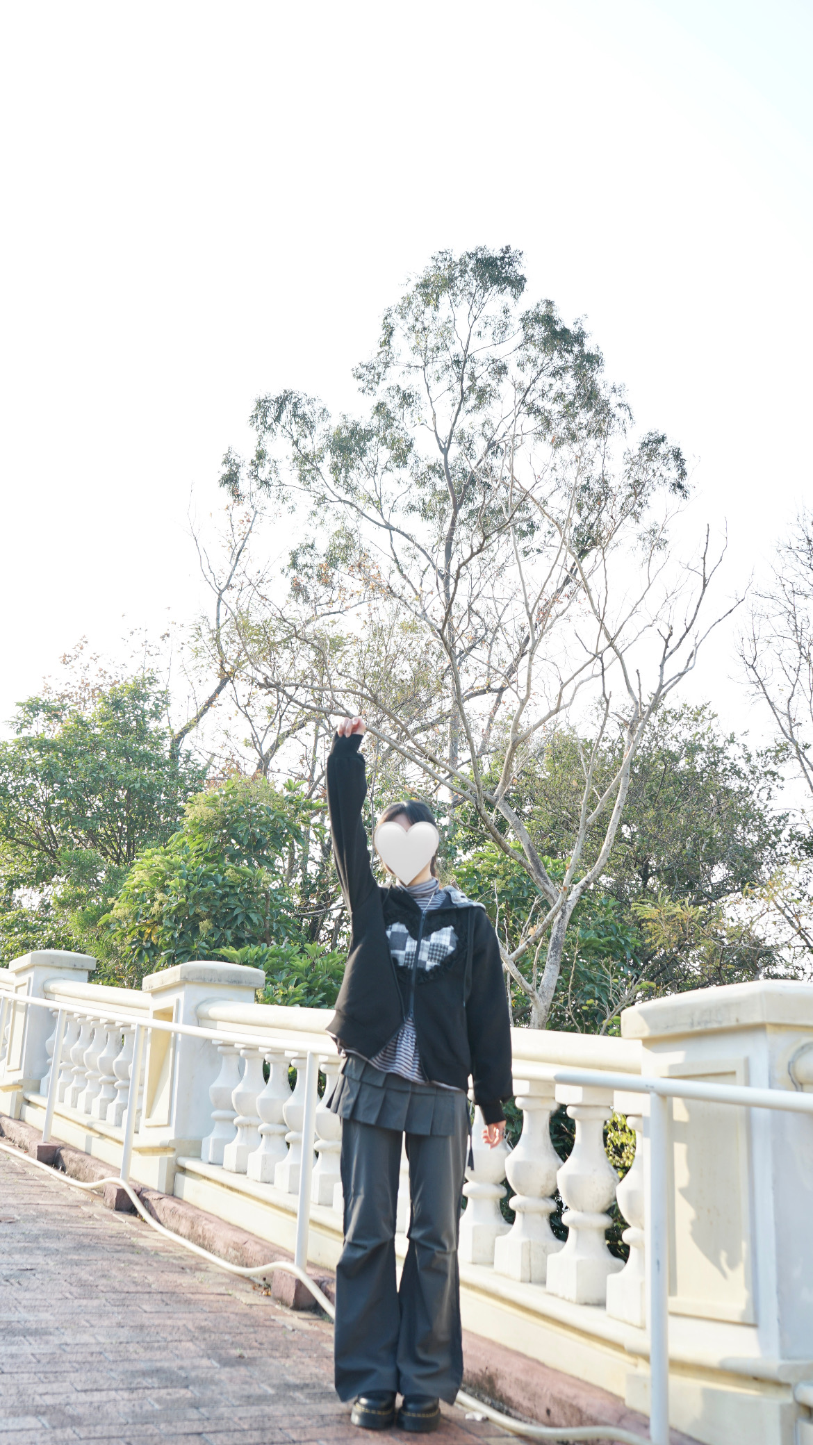索索喇叭褲搭綁帶百褶裙