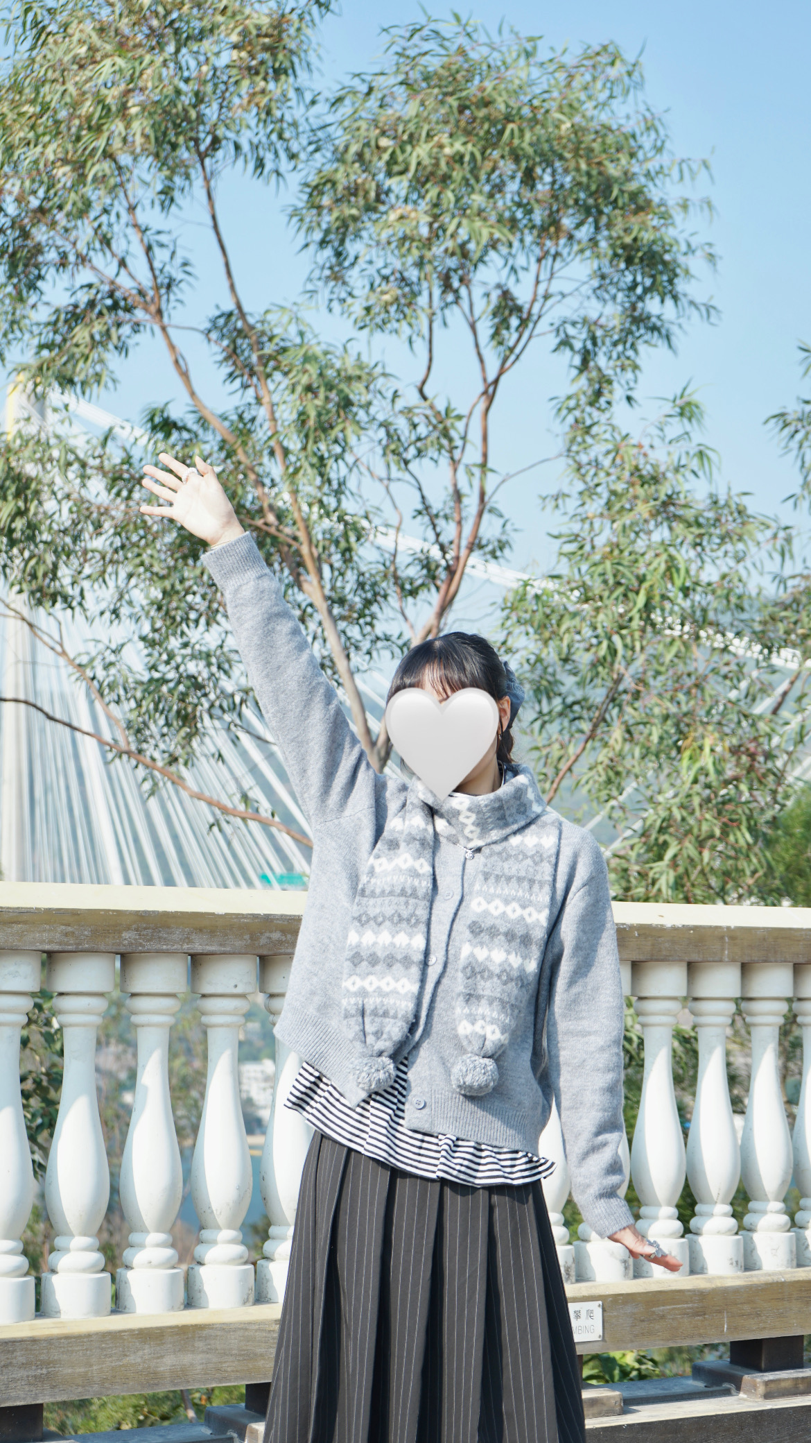 可愛up！短版冷衫連頸巾套裝